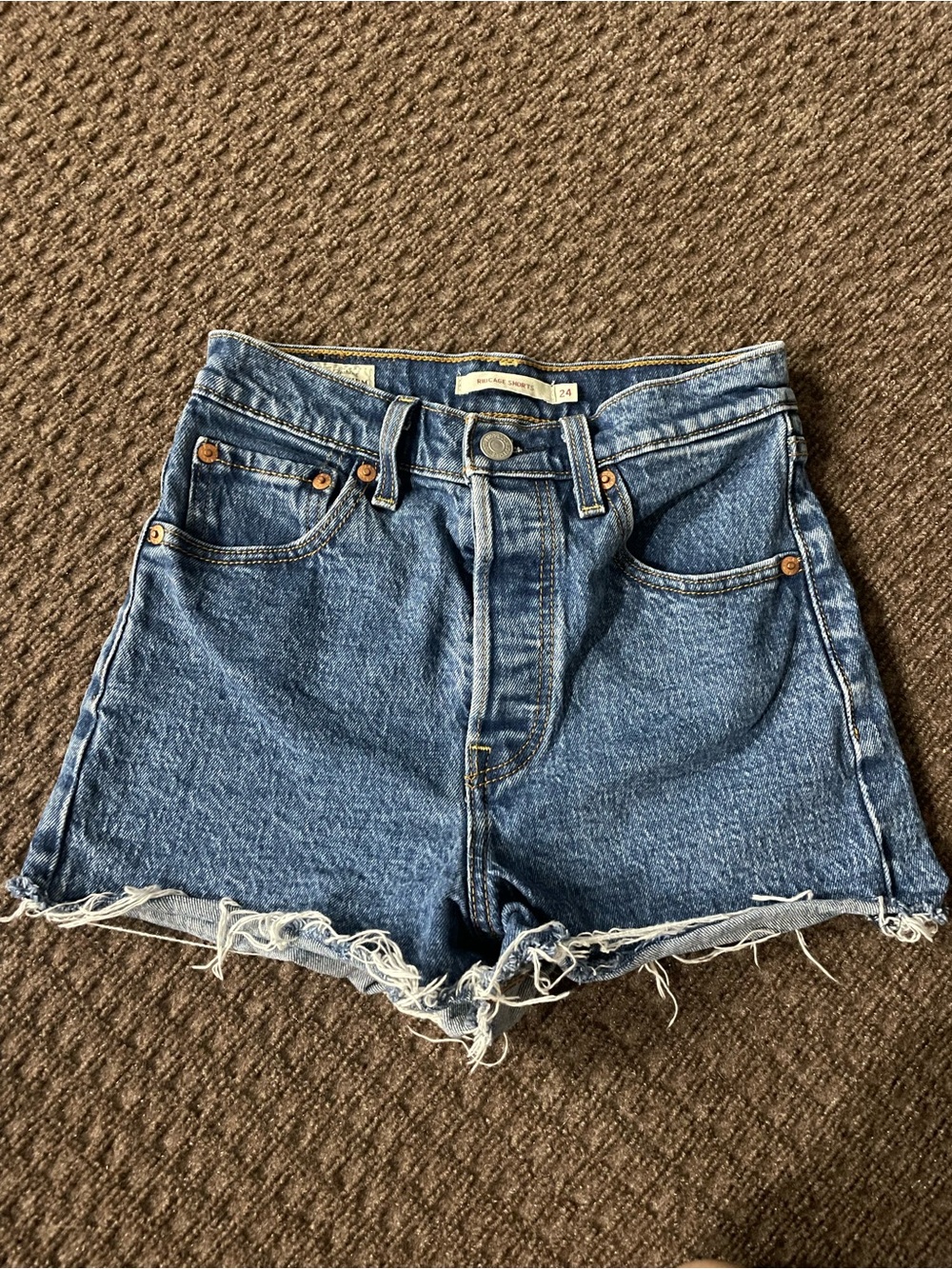Levi Ribcage Shorts Dark Wash Size 24